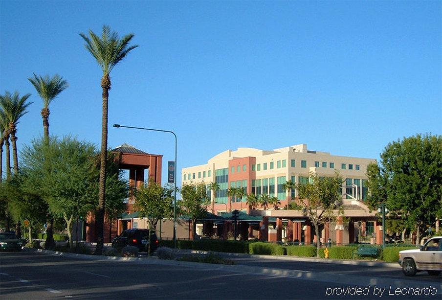 Holiday Inn Express & Suites Phoenix/Chandler Exterior foto